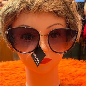 Elegant Black Sunglasses